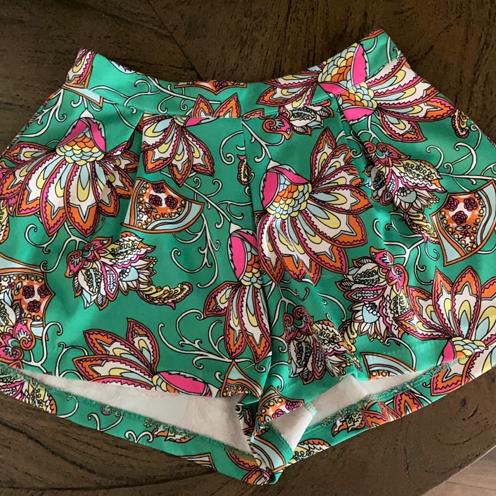 Gianni Bini flowy shorts
